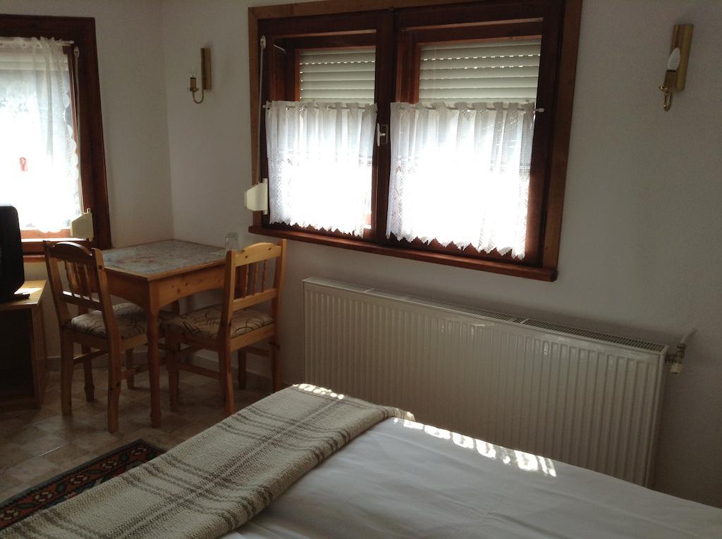 Vanda Guest House Arbanasi Buitenkant foto